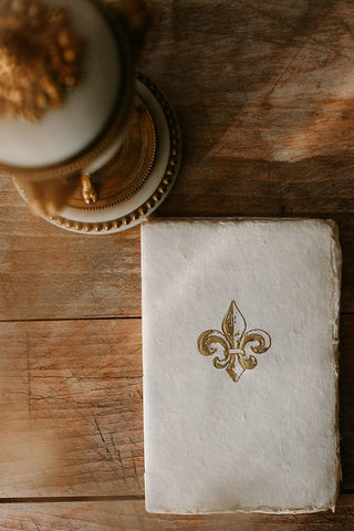 Carnet en papier parchemin motif Fleur de Lys epigram coton en herbe