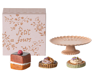 Petits-fours et présentoir