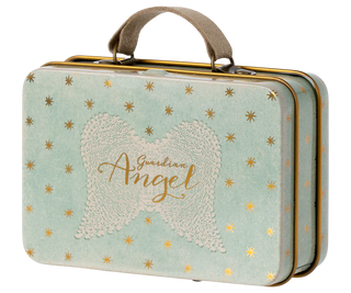 Souris ange dans la valise maileg coton en herbe valise angel