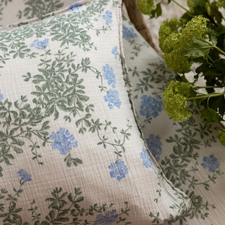 Housse de coussin fleuri linge de lit Garbo&friends coton en herbe