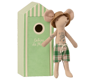 Papa souris dans sa cabine de plage maileg coton en herbe plage maileg coton en herbe