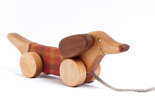 Chien saucisse en bois à tirer tartan friendly toys coton en herbe