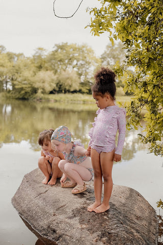 Ensemble de bain Yanika maillot surf enfants UV Louise misha coton en herbe