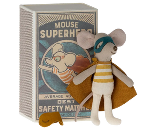 Souris Super héros petit frère maileg coton en herbe