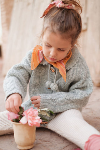 Cape Khella bleu pour enfants en maille louise misha coton en herbe