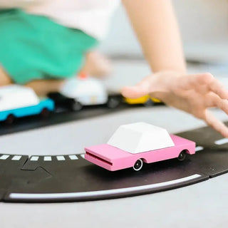 Voiture pink sedan voiture en bois pour enfants Candylab Coton en herbe