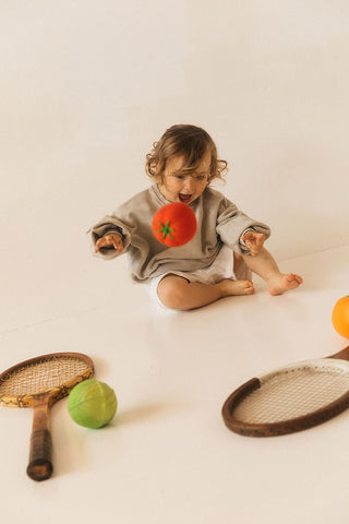 jouet enfant Balle Tomate oli & carol coton en herbe