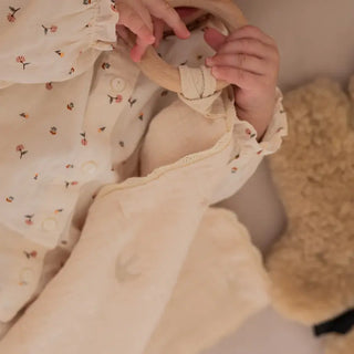 doudou lange en gaz de coton hirondelles Gentil Coquelicot Coton en Herbe