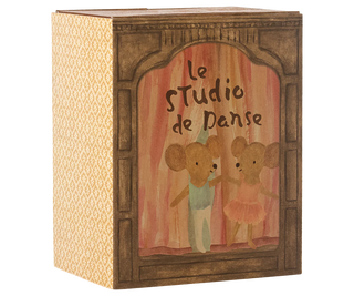 Studio de danse avec petite sœur et petit frère Souris maileg coton en herbe