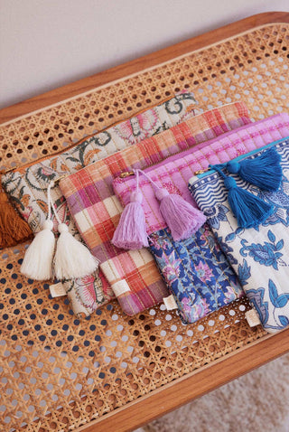 Pochette Domina bleu marine motif indien louise misha coton en herbe