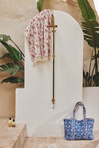 Serviette de bain Lana fleurs roses Louise Misha coton en herbe
