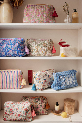 Pochette Teiki rose motif indien Louise Misha coton en herbe