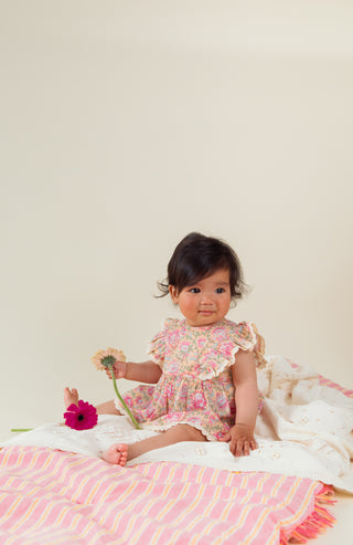 Barboteuse Lena rose fleuri Louise Misha coton en herbe