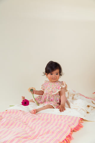 Barboteuse Lena rose fleuri Louise Misha coton en herbe