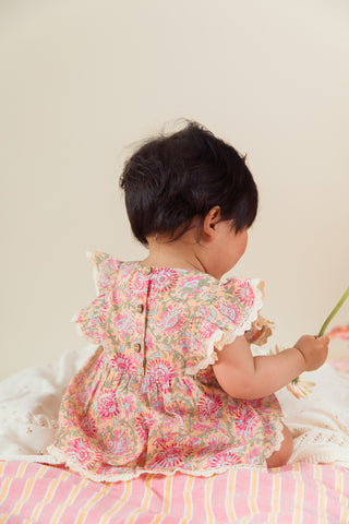 Barboteuse Lena rose fleuri Louise Misha coton en herbe