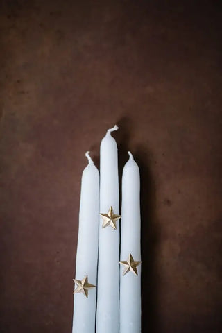 Bijou de Bougie Étoile en métal doré signé Boncoeurs, création artisanale lumineuse et symbolique, pour sublimer vos bougies avec une touche céleste, disponible chez la boutique Coton en Herbe.