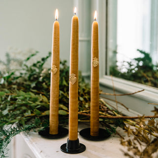 Bijou de Bougie Cœurs en métal doré signé Boncoeurs, création artisanale poétique et lumineuse, symbole d’amour et de douceur, disponible chez la boutique Coton en Herbe.