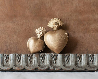 Mini Boîte Cœur en métal doré signée Boncoeurs, création artisanale raffinée et symbolique, à découvrir chez la boutique Coton en Herbe.