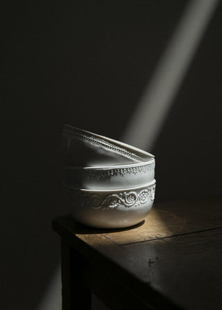 Bol moyen Déméter en porcelaine Alix D.Reynis blanche, vaisselle élégante disponible chez Coton en Herbe
