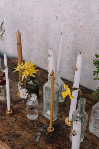 Bougeoir en laiton signé Boncoeurs, création artisanale élégante et intemporelle, diffuseur de lumière et de chaleur, proposé par la boutique Coton en Herbe