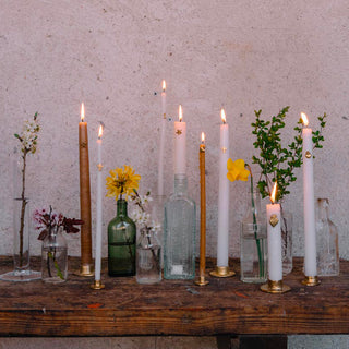 Bougeoir en laiton signé Boncoeurs, création artisanale élégante et intemporelle, diffuseur de lumière et de chaleur, proposé par la boutique Coton en Herbe.