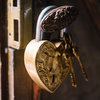 Cadenas Aigle en métal doré signé Boncoeurs, création artisanale décorative et symbolique, à découvrir chez la boutique Coton en Herbe