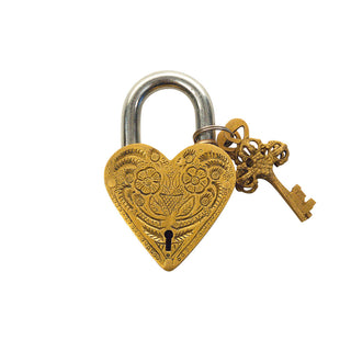 Cadenas Fleur en métal doré signé Boncoeurs, création artisanale élégante et poétique, symbole de douceur et de beauté, proposée par la boutique Coton en Herbe.