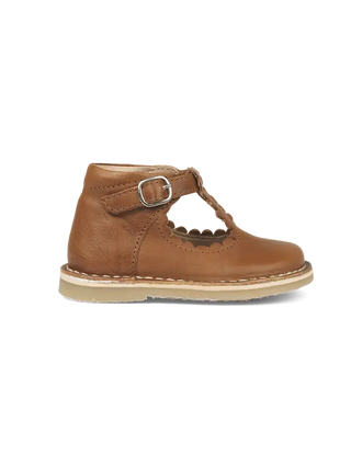 Chaussure salomé T-Bar Scallop en cuir cognac pour enfant, Petite Nord Coton en Herbe