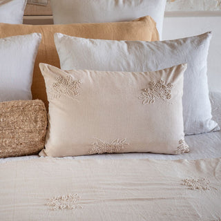 Coussin brodé en coton flammé domingo