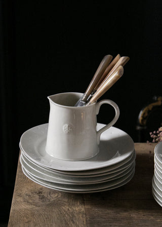 Petit pichet Orion en porcelaine blanche