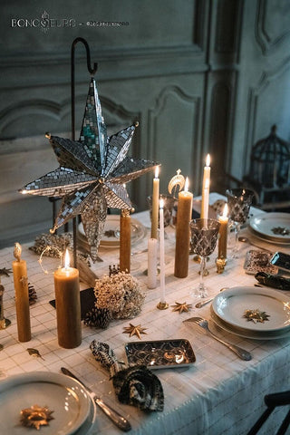 Glorifieur en métal doré signé Boncoeurs, création artisanale inspirée de l’art sacré, symbole de lumière et de dévotion, à découvrir chez la boutique Coton en Herbe.