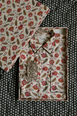 Chemise imprimé  dans son coffret assorti