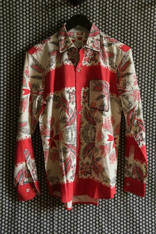 Chemise imprimé  dans son coffret assorti