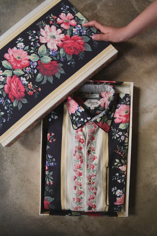 Chemise imprimé  dans son coffret assorti