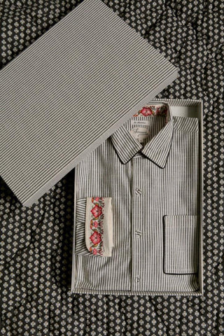 Chemise imprimé  dans son coffret assorti