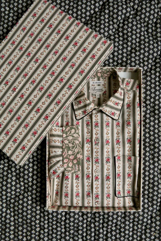 Chemise imprimé  dans son coffret assorti