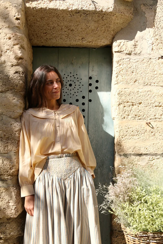 Blouse beurre et col marin brodé