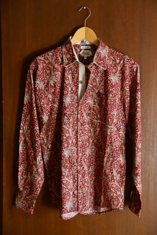 Chemise imprimé  dans son coffret assorti