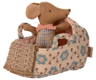 Couffin pour bébé souris
