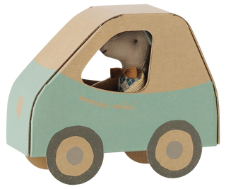 Souris au volant petit frère