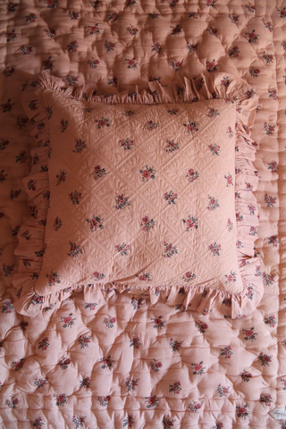 Taie matelassé jardin fleuri rose