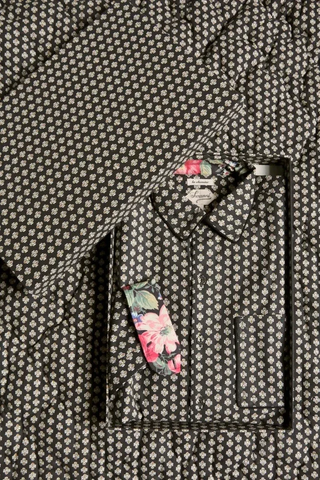 Chemise imprimé  dans son coffret assorti