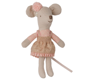 Souris au volant petite soeur
