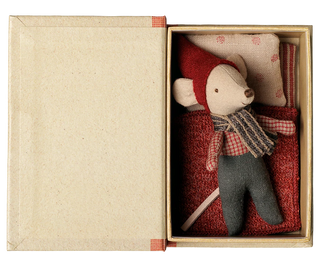 Souris de Noël, Bébé dans son coffret livre
