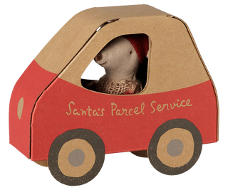 Souris de Noël au volant petite soeur