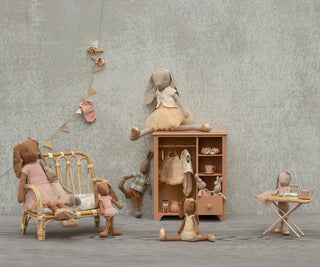 Jouet Banc en rotin Large Maileg chez Coton en Herbe