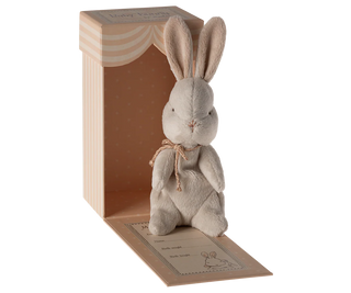 lapin rose naissance coton en herbe et maileg
