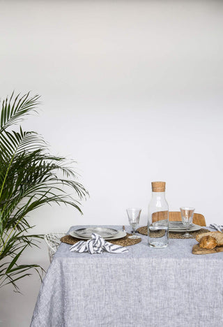 table avec nappe en lin fine rayure gabrielle paris coton en herbe