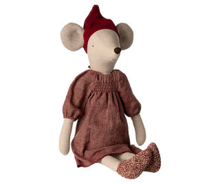 Peluche poupée maxi souris maxi fille Maileg chez Coton en Herbe