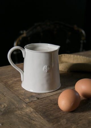 Petit pichet Orion en porcelaine blanche